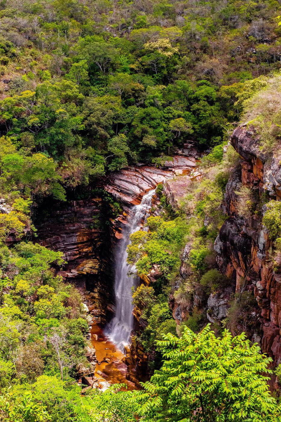 Cachoeira em cânion na Chapada Diamantina